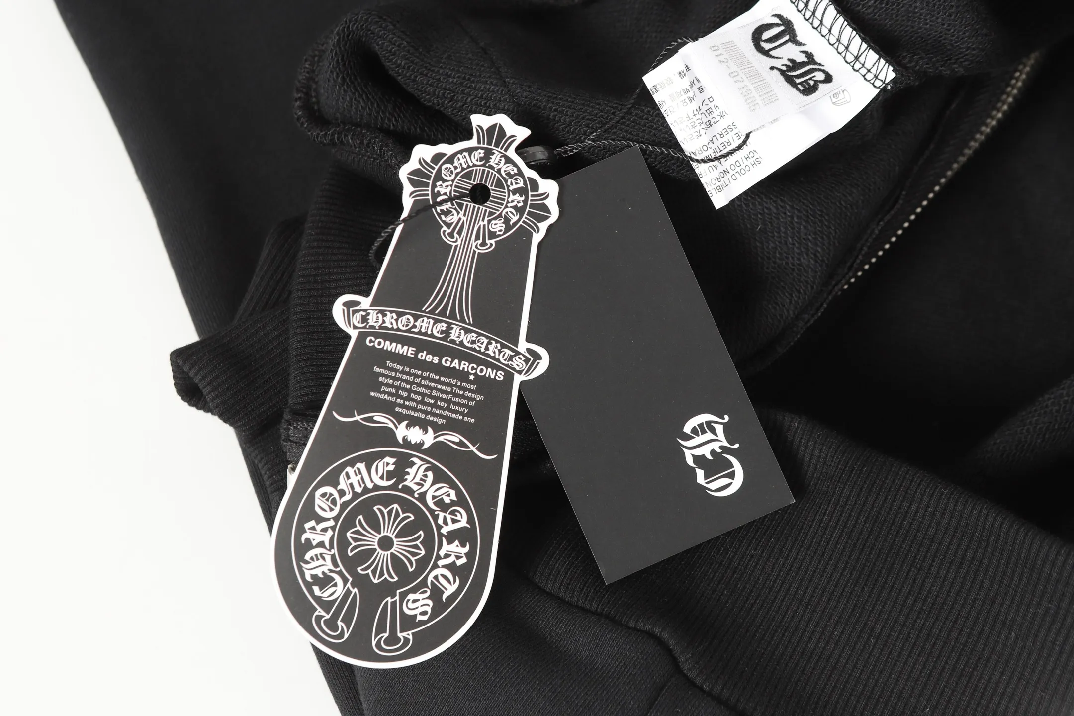 P250 K23 cross-border model, please do not place an order if you are pursuing quality - Chrome Hearts/Chrome Hearts 25ss foam horseshoe printed zipper sweatshirt cardigan jacket - High weight, high density and high quality, soft, delicate and skin-friendly wool, soft and silky to the touch, excellent warmth and skin-friendly properties - Custom-woven and custom-dyed, no color difference, no matter the fabric or workmanship details, beat the ordinary version on the market - Hardware zipper accessories are all customized, full of details -Colour: Black -Size: S M L XL
